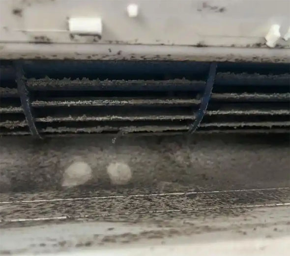 绿园空调吹的风有股烧焦味是怎么回事